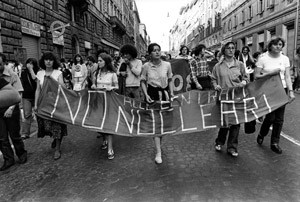 manifestazione contro nucleare casa donna governo vecchio herstory  storia gruppi Roma
