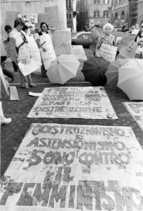 manifestazione parità  noidonne herstory archivia femminismo luoghi  storia gruppi Roma donna