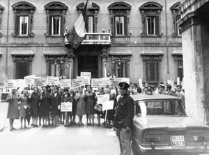 manifestazione Unione donne italiane herstory  femminismo storia gruppi Roma archivia